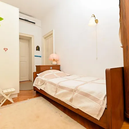 Holiday home Palace Andreis Trogir