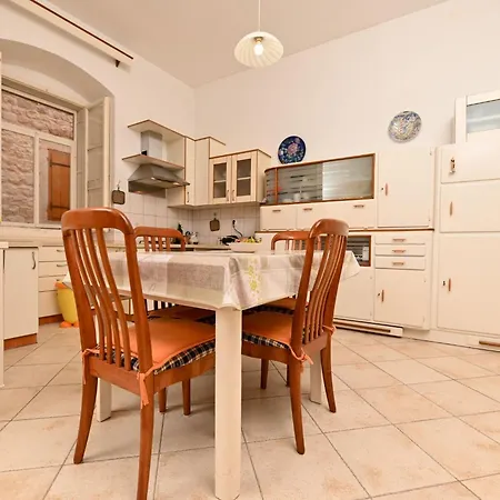 Holiday home Palace Andreis Trogir